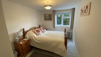 Apartemen | 1 kamar tidur, setrika/meja setrika, Wi-Fi gratis, dan seprai linen