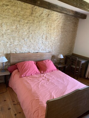 3 bedrooms, iron/ironing board, travel crib, free WiFi
