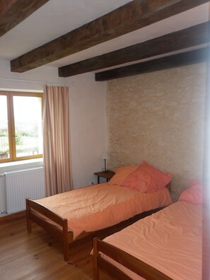 3 bedrooms, iron/ironing board, travel cot, free WiFi - Stone house in the heart of Perigord Noir, private swimming pool (Audrix)