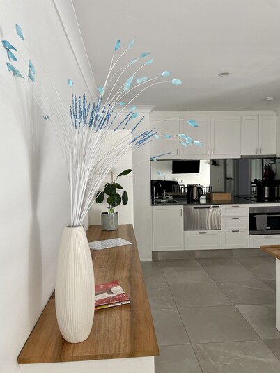 Gold Coast Getaway | King Bed | Private Entry & Yard