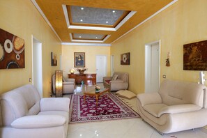 Reception hall - Hotel Lindi (Sarandë)