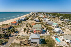 Exterior - Charming 3 BR 3.5 Bath, Beach Views, Hot Tub Pet Friendly (ST GEORGE ISLAND)