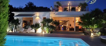 2 BED & BREAKFAST ROOMS with private SWIMMING POOL in VILLA in Salon de Provence