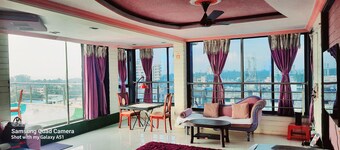 Seaview Penthouse 5 min From Beach