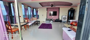 2 bedrooms, iron/ironing board, WiFi - Seaview Penthouse 5 min From Beach (Daman)