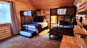 5 多间卧室、办公桌、熨斗/熨衣板、旅行婴儿床