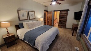 5 bedrooms, desk, iron/ironing board, travel cot