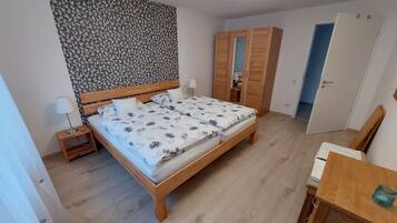 1 bedroom, travel crib, free WiFi, bed sheets