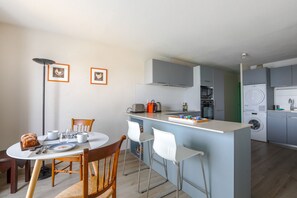 Fridge, microwave, oven, dishwasher
