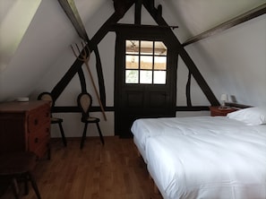 6 chambres, bureau, lit parapluie, Wi-Fi gratuit