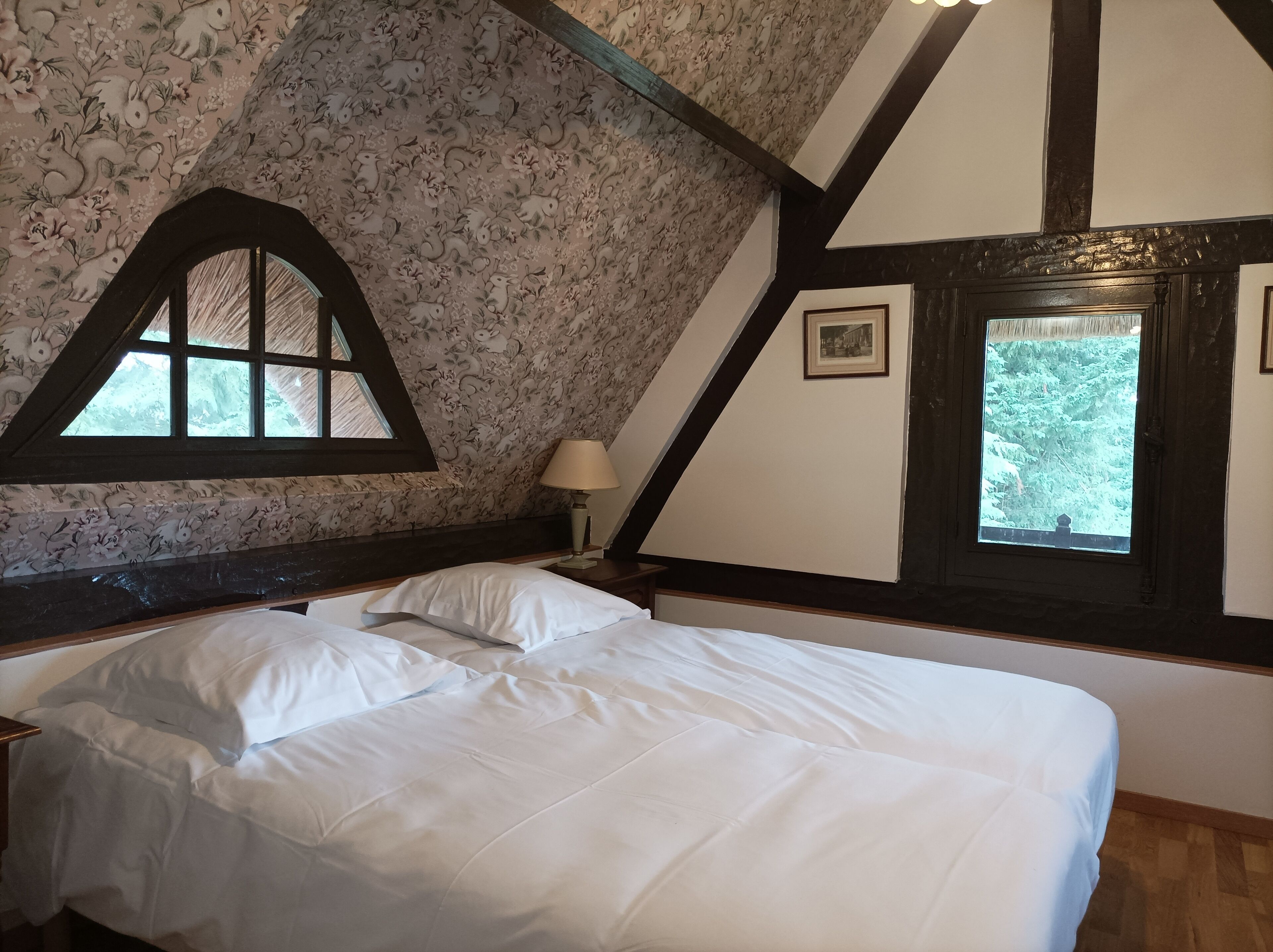 6 多间卧室、办公桌、旅行婴儿床、免费 WiFi