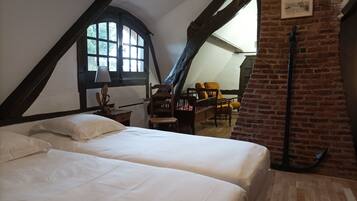 6 chambres, bureau, lit parapluie, Wi-Fi gratuit