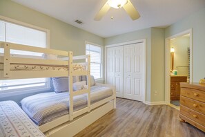 3 chambres, fer et planche à repasser, Wi-Fi gratuit, draps fournis