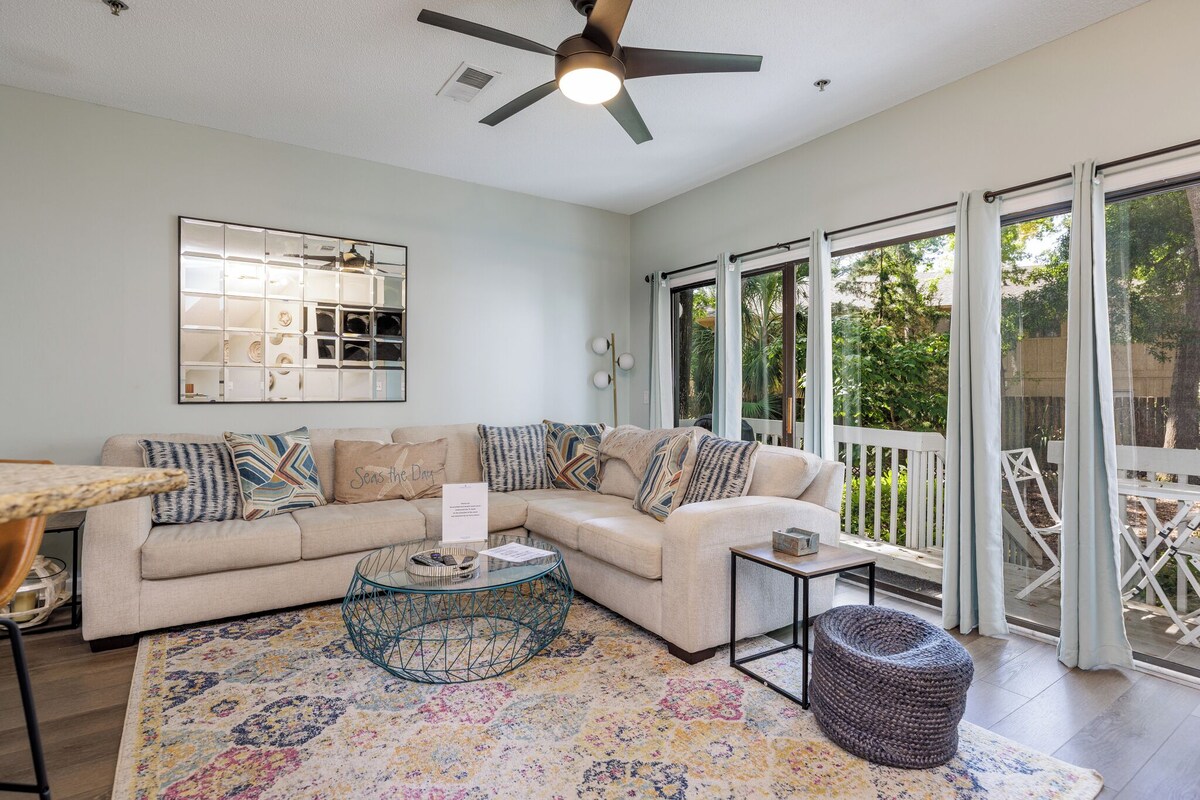 80 Ocean Breeze: Beach Oriented Townhome, Free Bikes, Tennis, Pool, 80OB