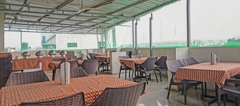 Itsy Hotels Chetan Executive Hadapsar Phursungi
