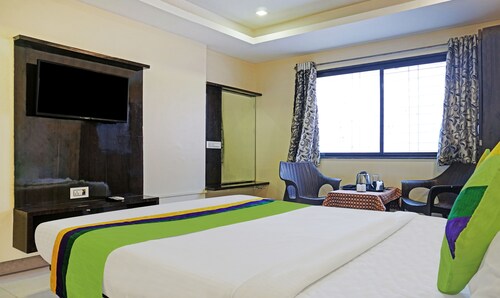 Itsy Hotels Chetan Executive Hadapsar Phursungi