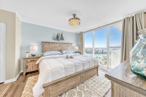 3 slaapkamers, een strijkplank/strijkijzer, gratis wifi, beddengoed