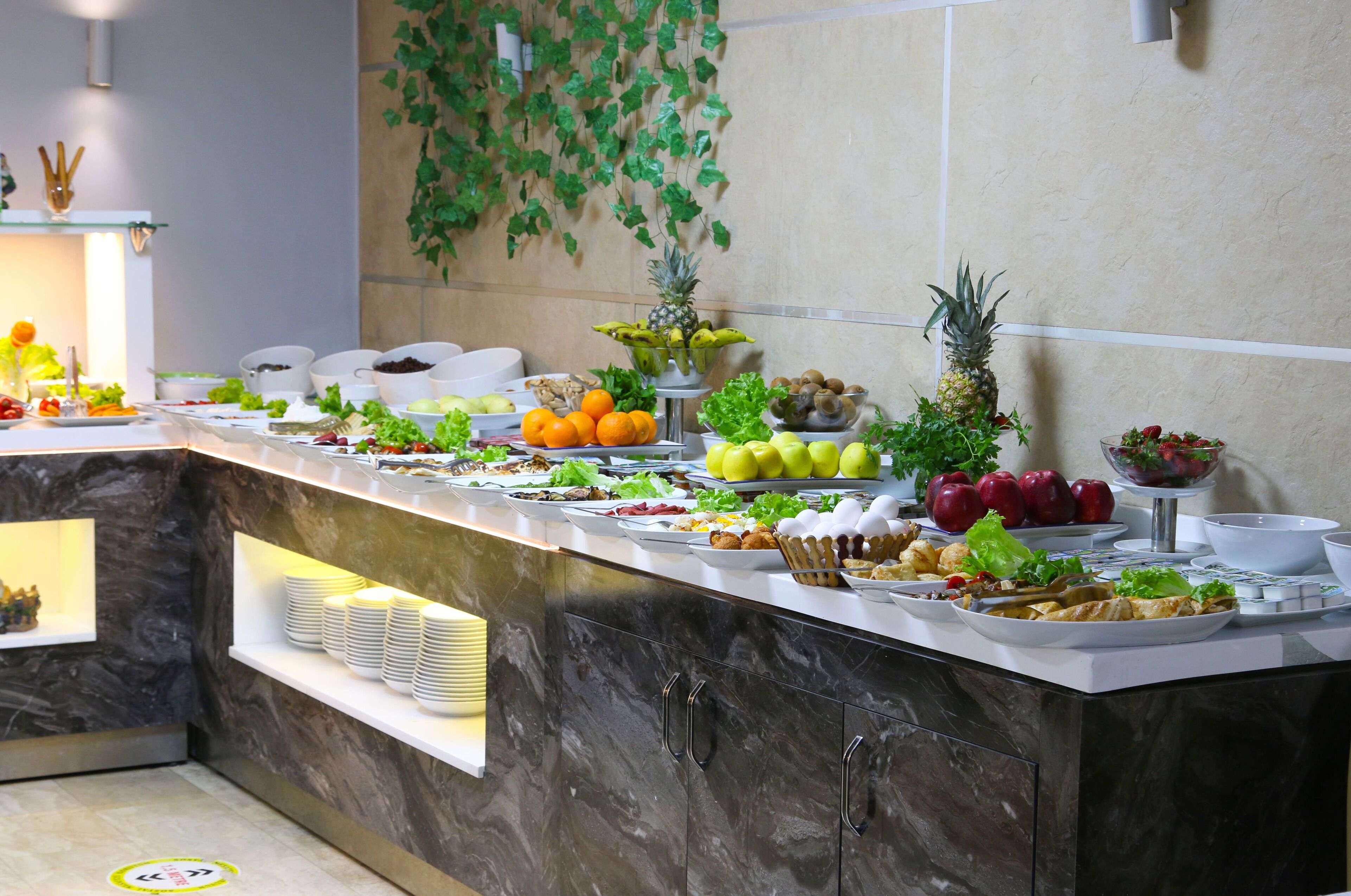 Free daily buffet breakfast