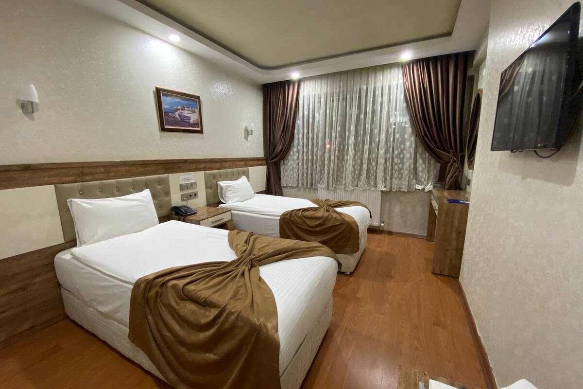 standard twin room | hypo-allergenic bedding, minibar, in-room safe, blackout curtains