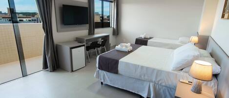 Suite Superior | Ropa de cama hipoalergénica, minibar y escritorio