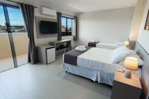 Suite Superior | Hipoallergén ágynemű, minibár és íróasztal