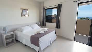 Suite Luxo | Ropa de cama hipoalergénica, minibar, escritorio