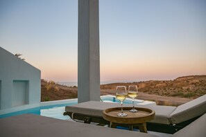 Sunrise suite with private pool | Quang cảnh từ phòng
