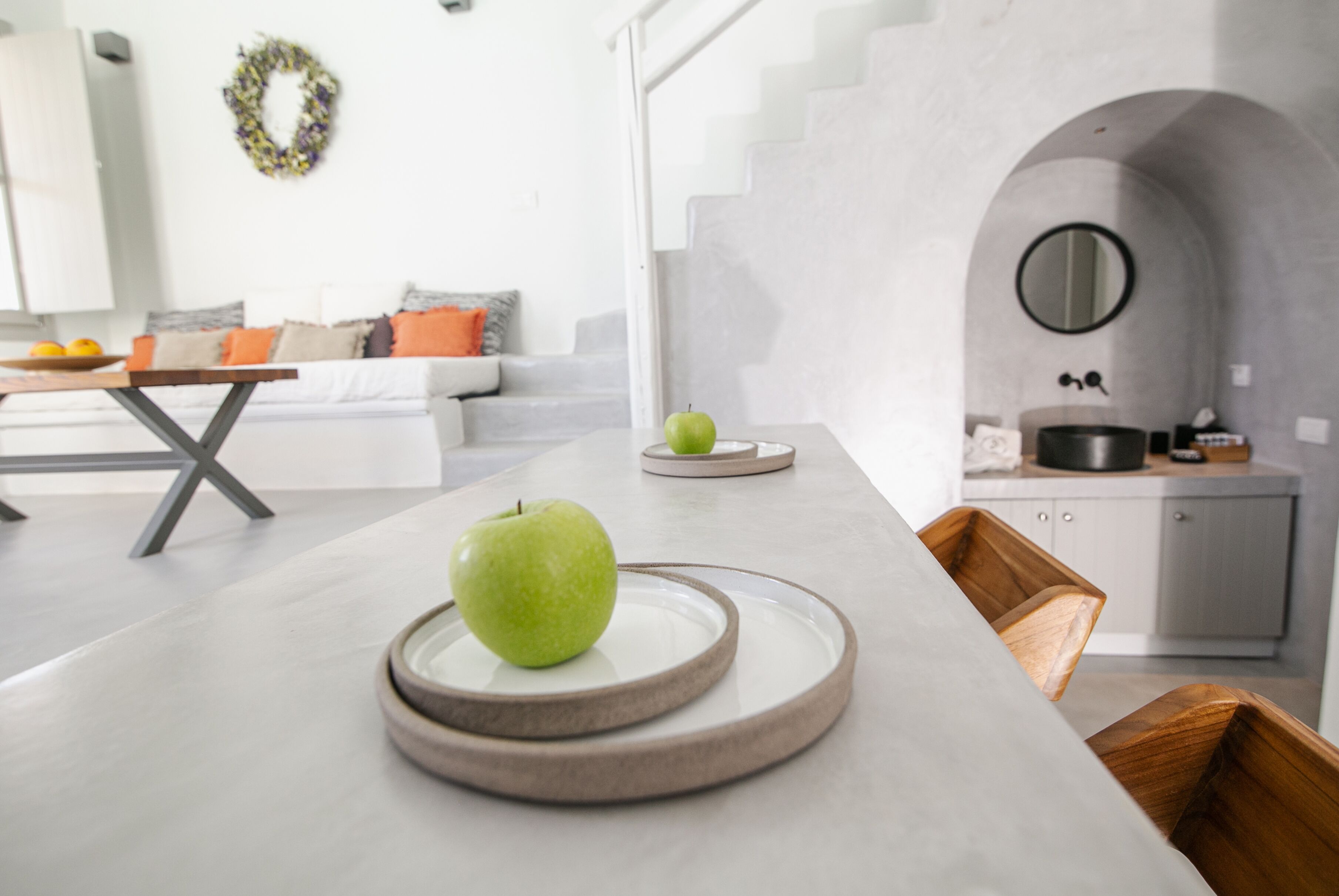 Exclusive-villa | Opholdsområde | 32-tommers smart-tv med satellitkanaler, tv