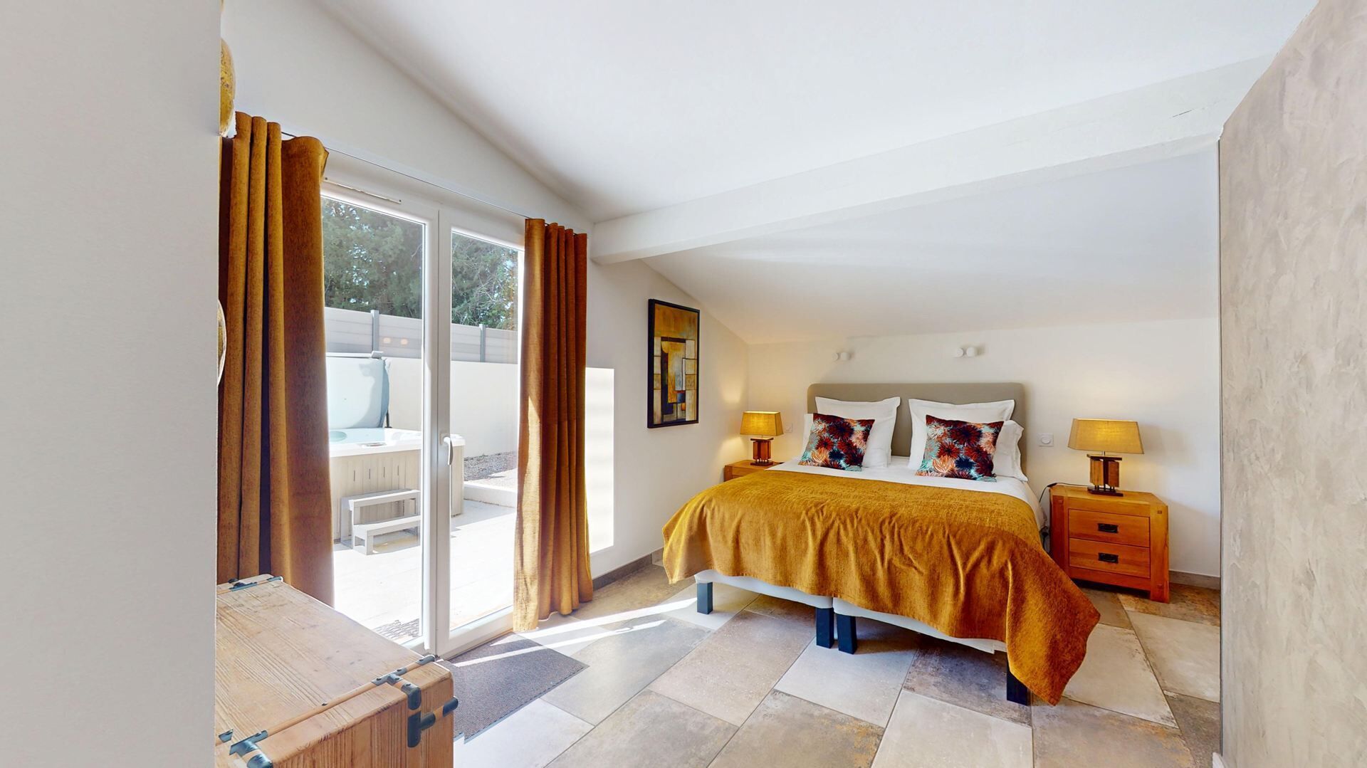 1 bedroom, premium bedding, down comforters, Select Comfort beds
