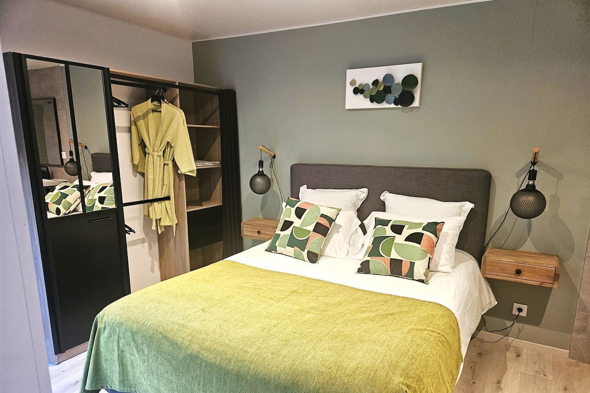 Superior Suite (Celadon) | 1 bedroom, premium bedding, down duvets, Select Comfort beds