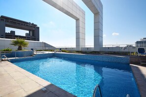 Outdoor pool - Goldcrest Views (Dubai)