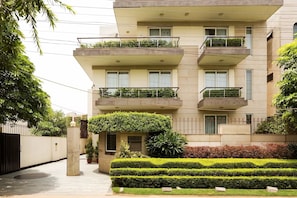Exterior - 2 BHK Luxury Serviced Apartment Cyber Park (Perch) (Gurugram)