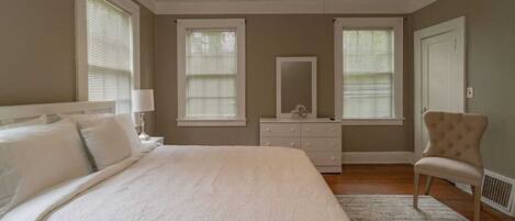 3 chambres, fer et planche à repasser, Wi-Fi gratuit, draps fournis