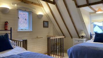 3 chambres, fer et planche à repasser, Wi-Fi gratuit, draps fournis