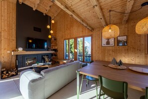 Télévision, cheminée