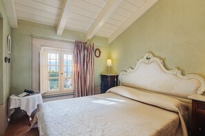 9 bedrooms, iron/ironing board, travel cot, free WiFi