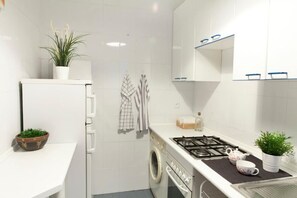 Private kitchen - Apartment Segovia 'Royal Palace' (Madrid)