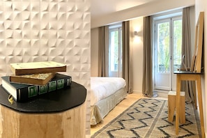 5 bedrooms, desk, travel cot, free WiFi