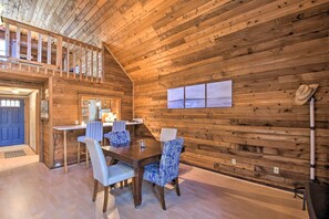 Dining - Woodsy Blue Ridge Retreat, 3 Mi to Downtown! (Blue Ridge)