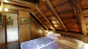 3 slaapkamers, een strijkplank/strijkijzer, reisbedje, gratis wifi