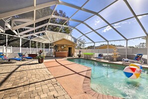 A heated pool - Cozy Home in Heart of Tampa w/ Lanai & Pool! (Tampa)
