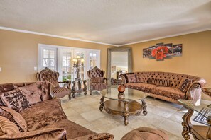 Interior - Cozy Home in Heart of Tampa w/ Lanai & Pool! (Tampa)