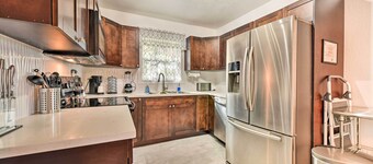 Bright, Pet-Friendly Retreat in Avon Park!