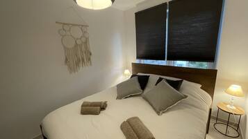 2 slaapkamers, reisbedje, wifi, beddengoed