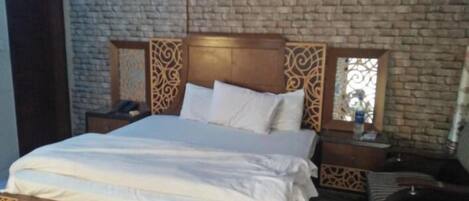 Standard Double Room | Free WiFi, bed sheets