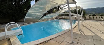 Maison de vacances provençale confortable avec piscine à Moustiers-Ste-Marie