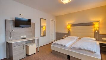 Basic-Doppelzimmer | 1 Schlafzimmer, Allergikerbettwaren, individuell dekoriert