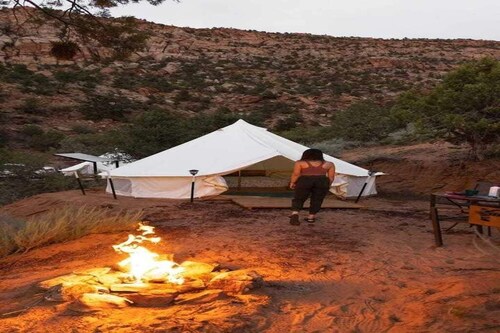 Hilltop Double Queen Glamping Near Zion