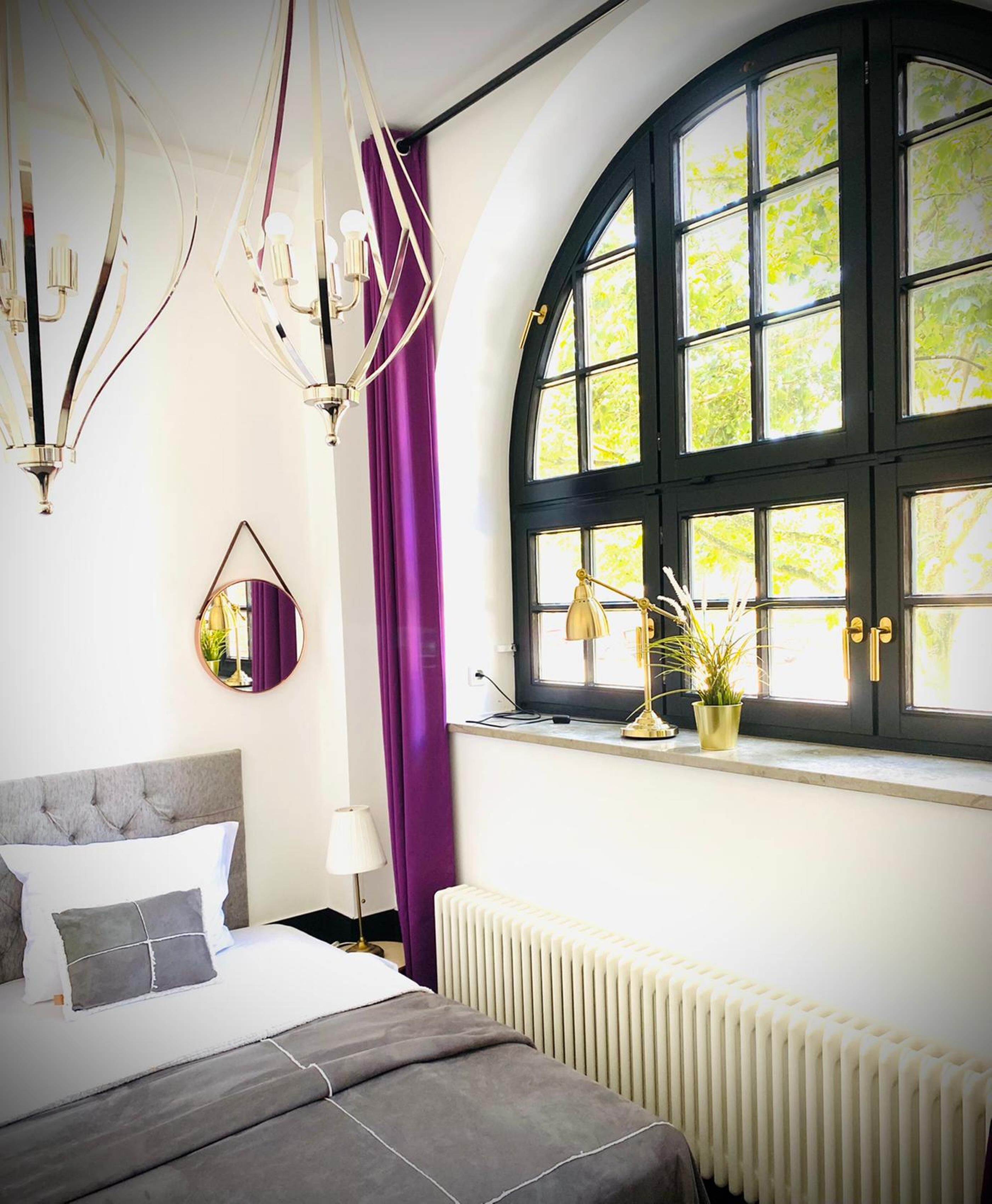 防过敏的被褥、办公桌、隔音、免费 WiFi