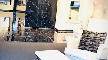 Deluxe Familiensuite | Allergikerbettwaren, Schreibtisch, schallisolierte Zimmer